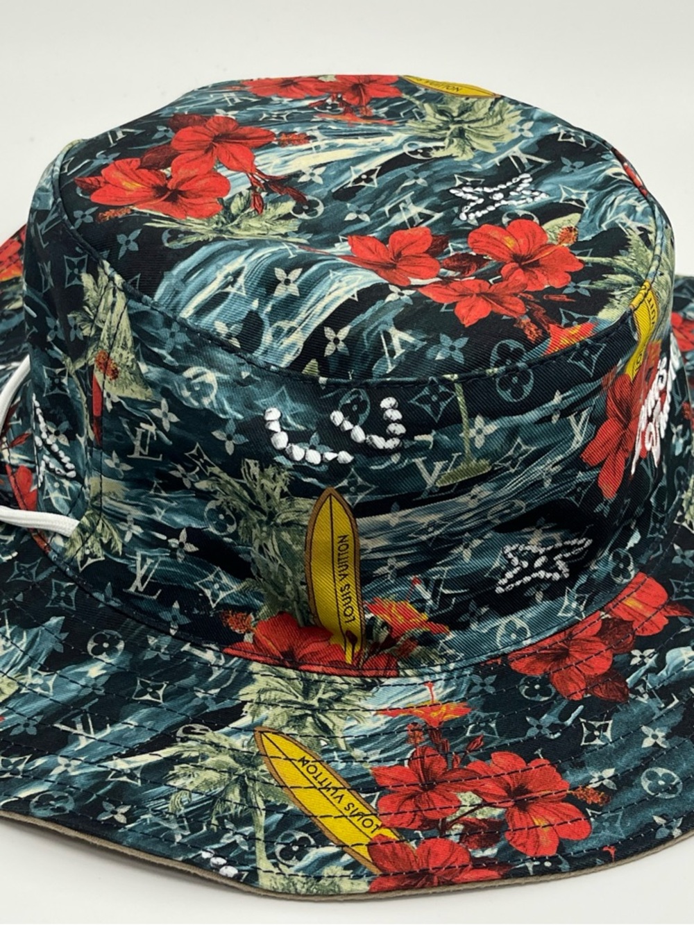 New Authentic Louis Vuitton Surfin' Monogram Explorer Reversible Bucket Hat - Picture 5 of 15